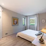 Charming Nestled In The Hills Of Casa vacanze Cannes