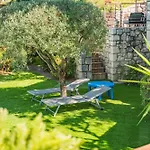 Charming Nestled In The Hills Of Casa vacanze *