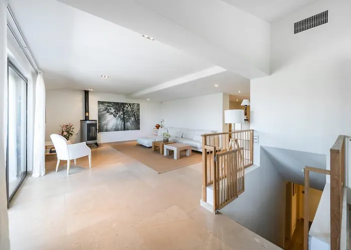 Charming Nestled In The Hills Of Cannes