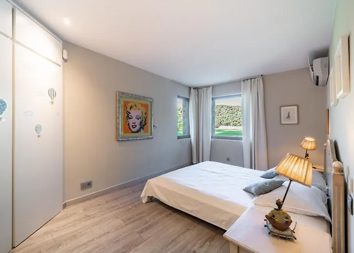 Charming Nestled In The Hills Of Nyaraló Cannes