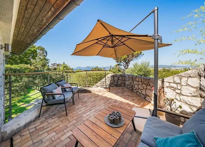 Nyaraló Charming Nestled In The Hills Of Cannes