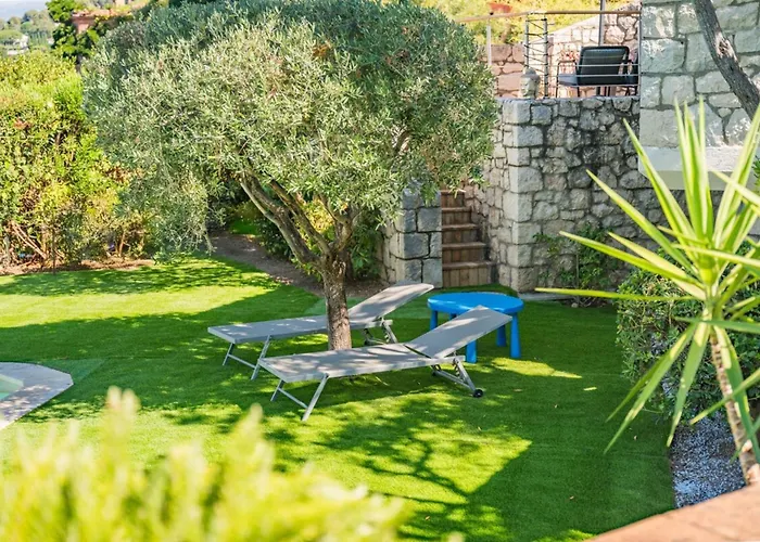 Charming Nestled In The Hills Of Nyaraló *