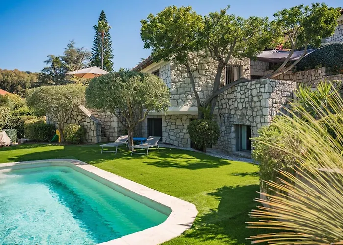 Charming Nestled In The Hills Of Nyaraló Cannes